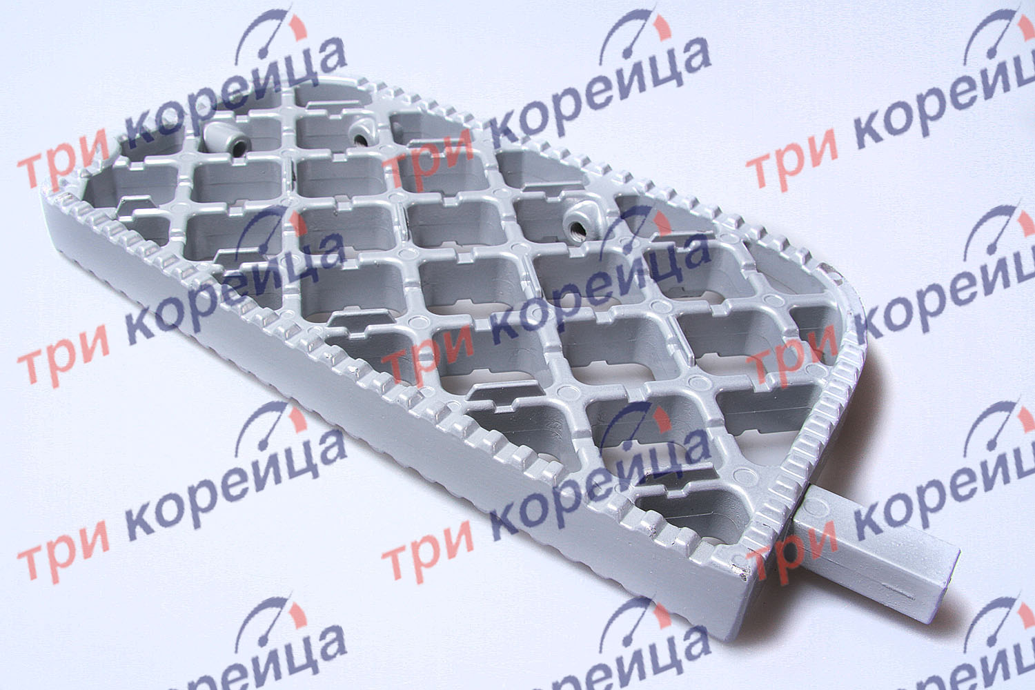 Подножка кабины с/о (алюминий) левая/правая HD65 78 Оригинал 869105H001. Фото №1 в каталоге ТРИКОР.