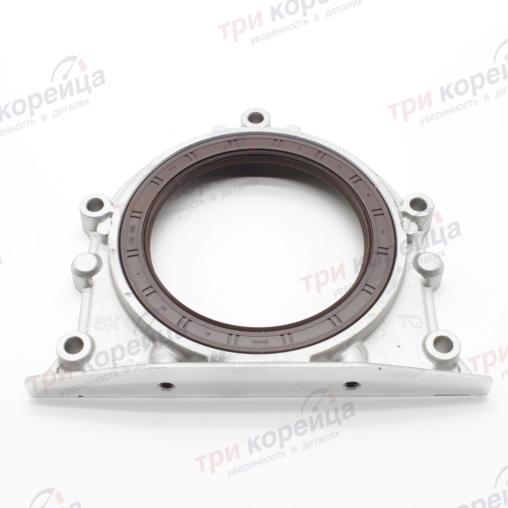 Крышка заднего сальника коленвала (с сальником) D4CB Porter2. Артикул 214404A001. Производитель Оригинал. Изображение №1